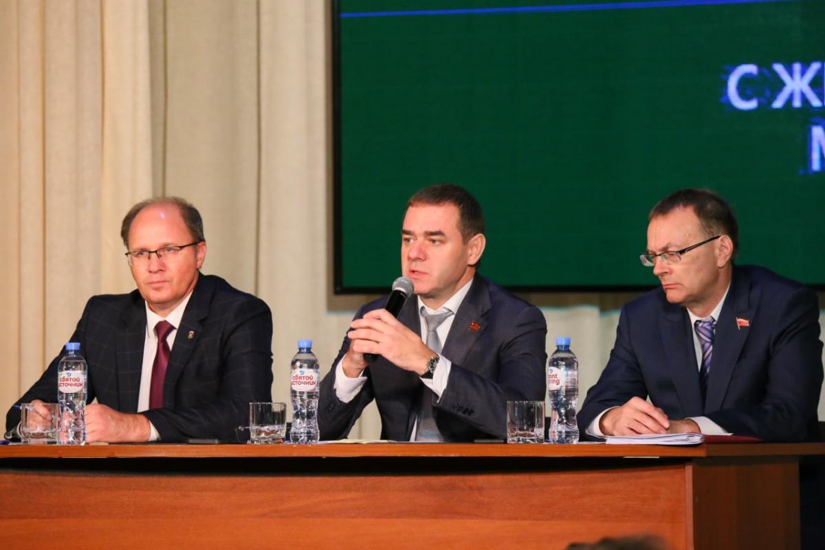 Мобилизация и санкции стали главными темами на встрече избирателей с депутатами Челябинской области*1