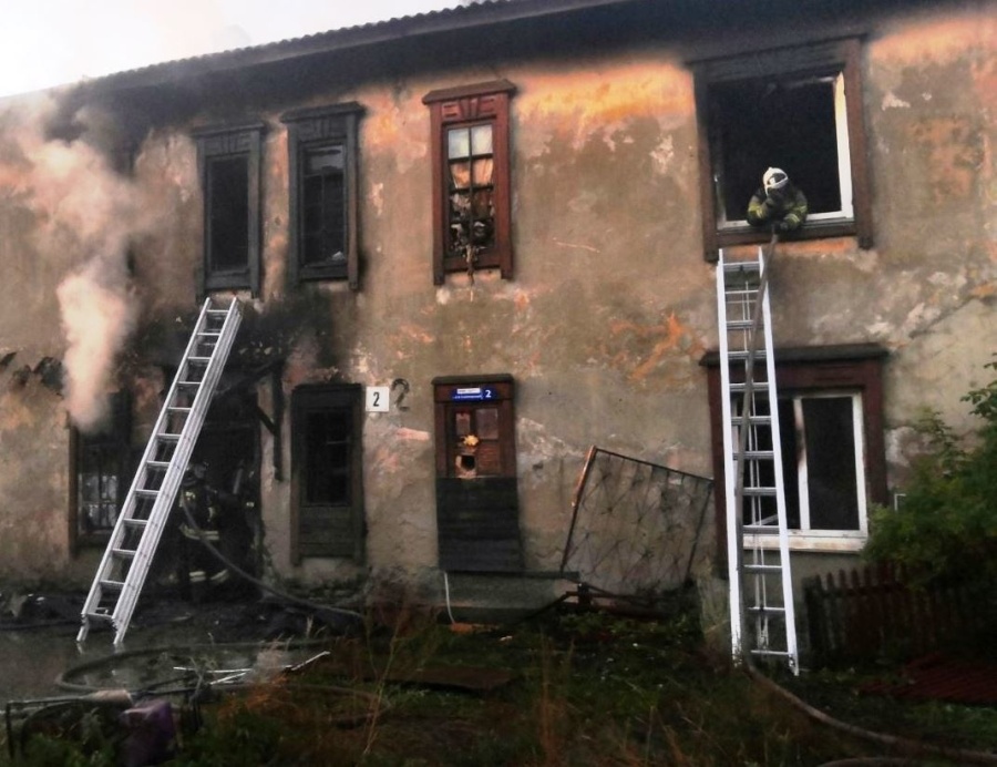 Тело 84-летнего мужчины нашли в сгоревшем доме в Копейске