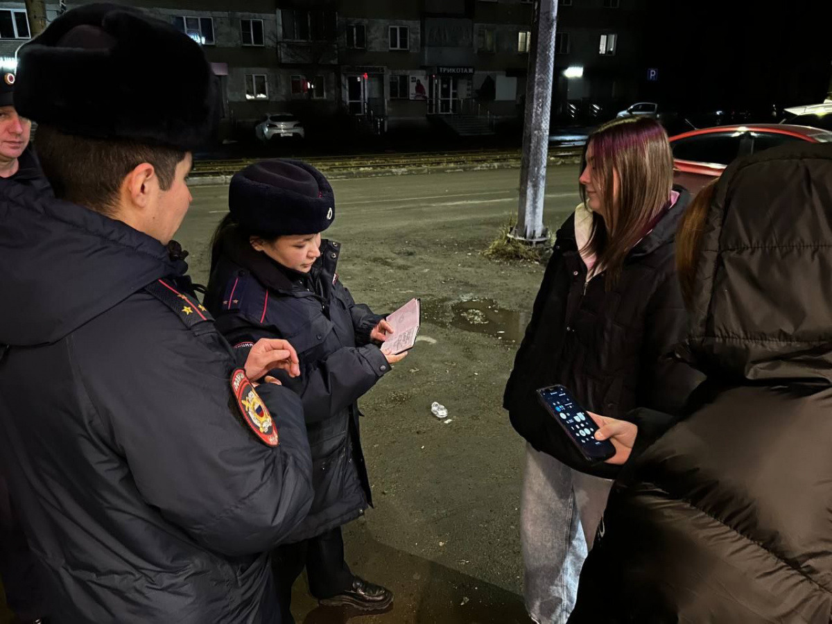 Полиция устроила ночную облаву на несовершеннолетних челябинцев*