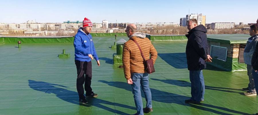 Антон Рыжий проверил качество ремонта кровли в детской горбольнице № 1*1