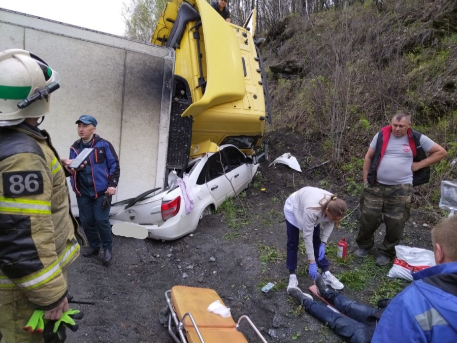 Страшное ДТП под Златоустом заблокировало проезд по трассе М5