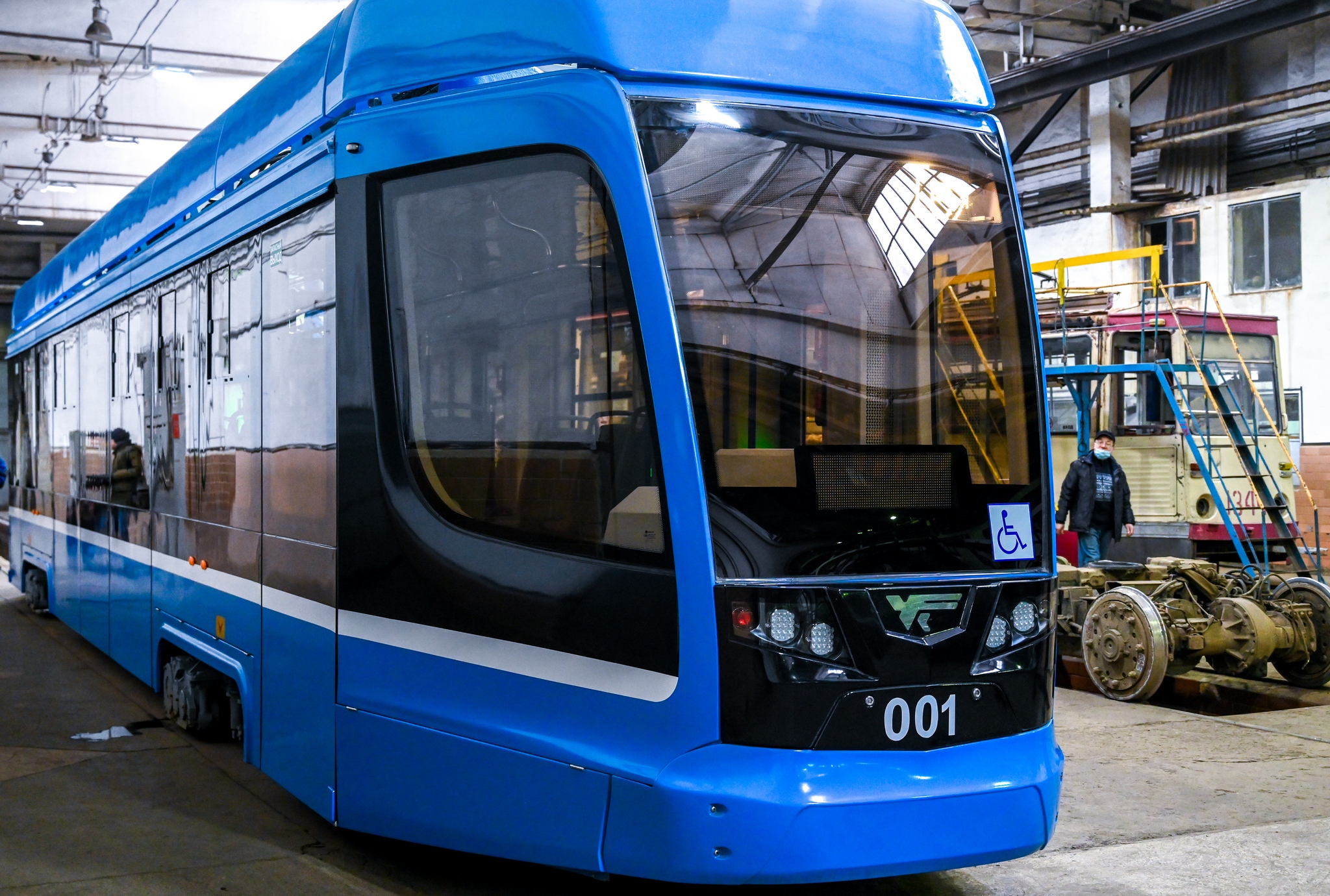 Для Челябинска планируют закупить 30 низкопольных трамваев на 1 млрд рублей*1