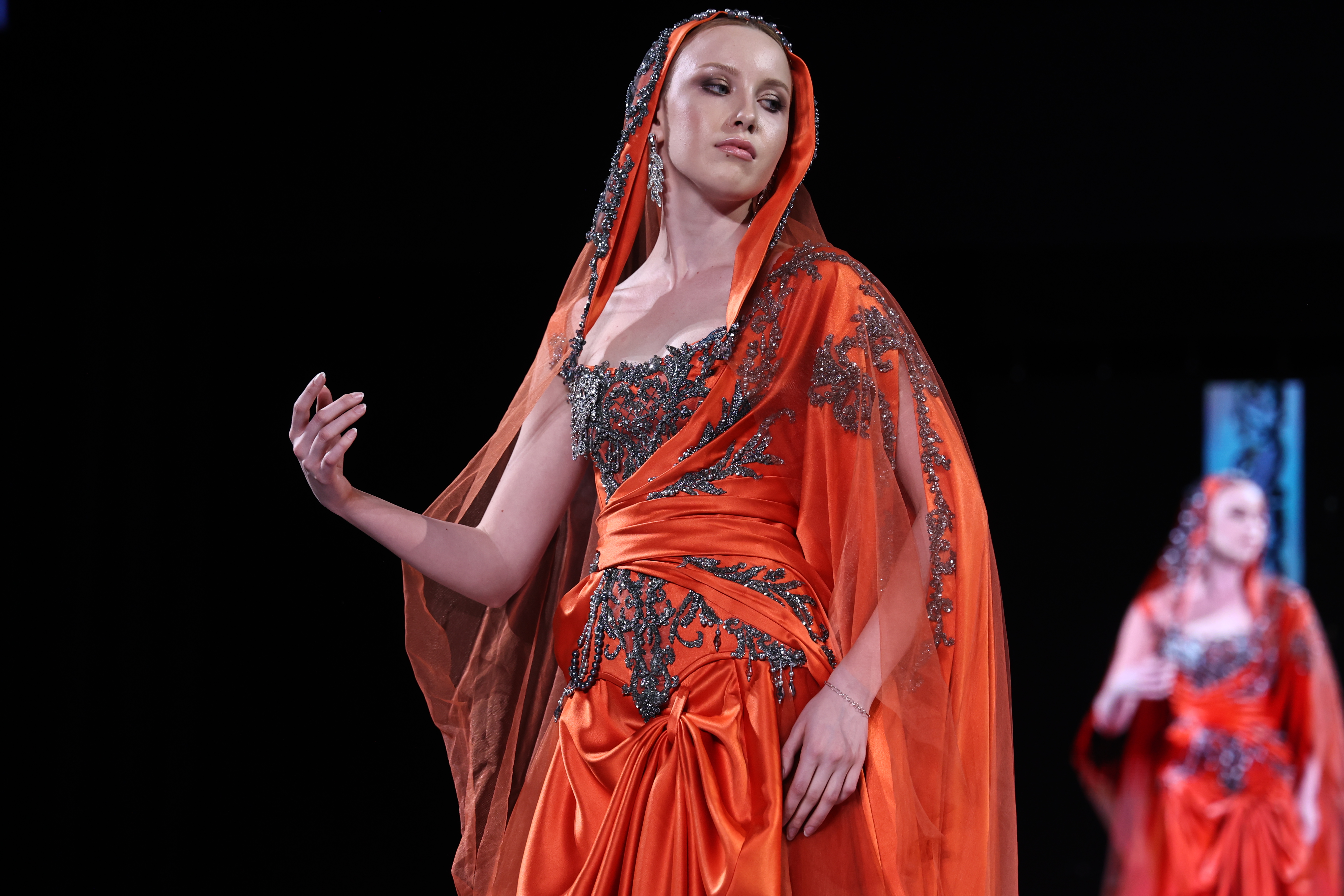 Дефиле челябинских випов затмило топ-моделей на показе мод «Платье города-2026»