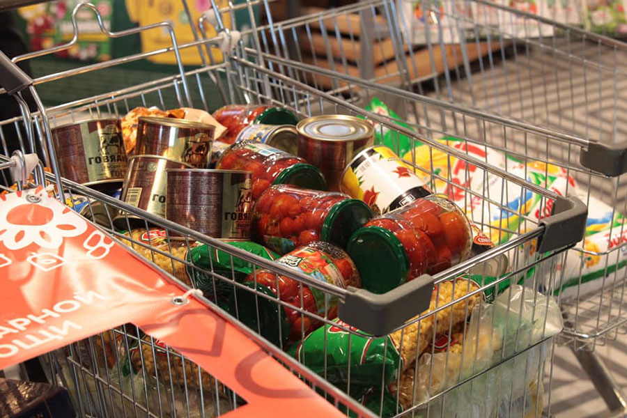 Ирина Текслер закупила продукты для нуждающихся