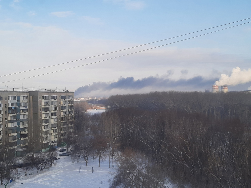 Что случилось на челябинском заводе. Челябинский лакокрасочный завод пожар. Города Челябинской области. Челябинский лакокрасочный завод в 2000 году. Пожар на лакокрасочном заводе.