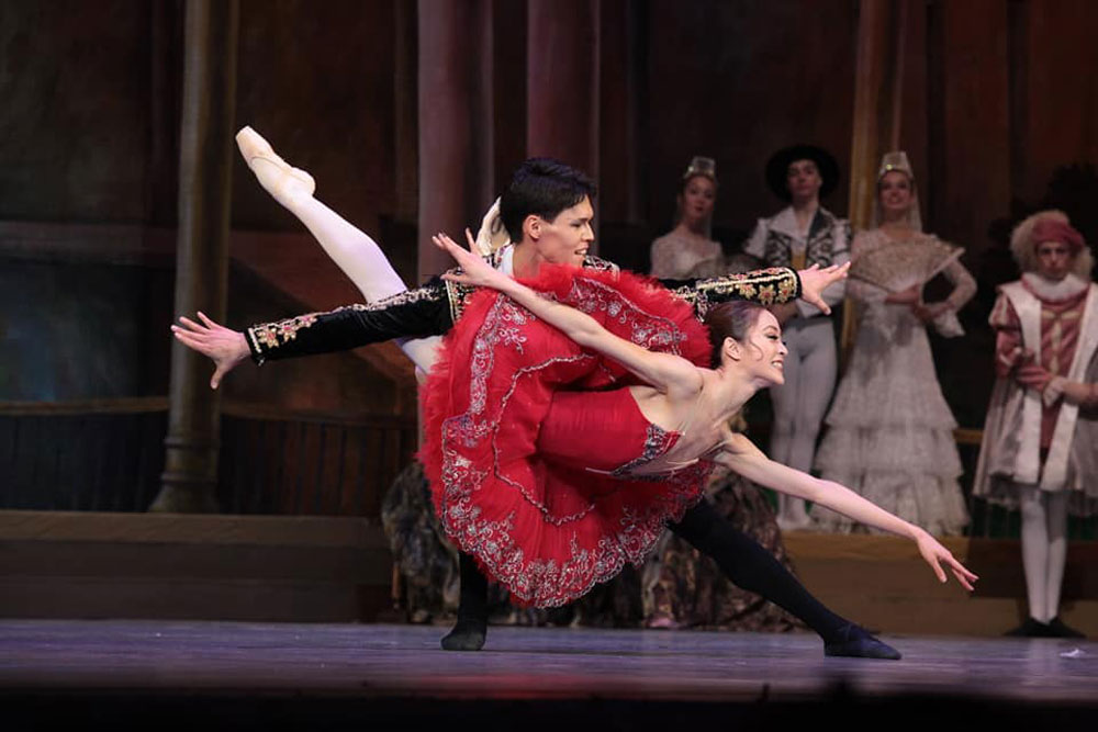 Челябинцам показали балет «Дон Кихот»