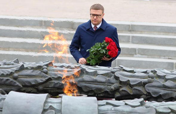 Губернатор почтил память павших в Великой Отечественной войне