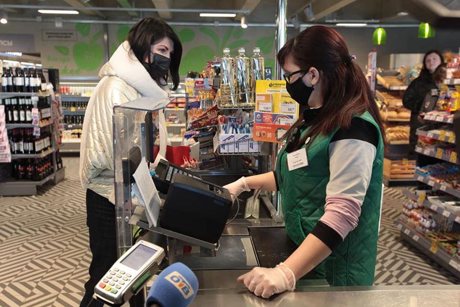 Ирина Текслер закупила продукты для нуждающихся