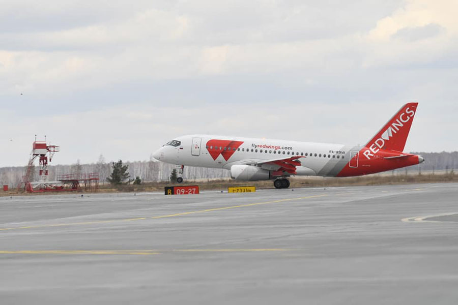 В Челябинске приземлился самолёт базового авиаперевозчика