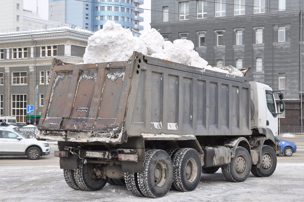 Уборка Челябинска от выпавшего снега