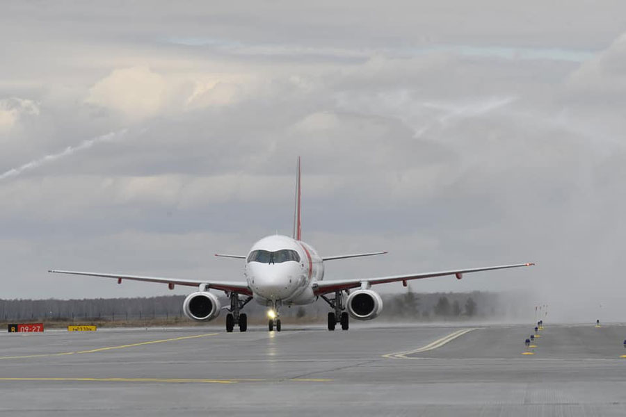 В Челябинске приземлился самолёт базового авиаперевозчика
