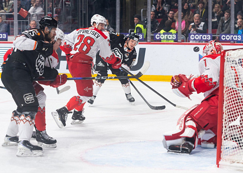 «Автомобилист» жестко прервал победную серию «Трактора»