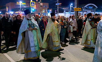 Светлое настроение вопреки непогоде: дождь не испортил челябинцам праздник Пасхи