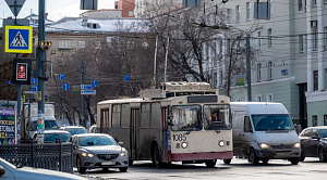 Троллейбус с пассажирами загорелся в центре Челябинска
