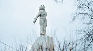 Роскосмос показал возвращение космонавта Олега Платонова в Россию