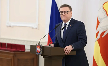 Алексей Текслер вручил почетные награды двум известным челябинским журналистам