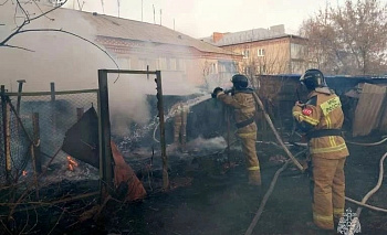 На юге Челябинской области произошел пожар на 300 квадратных метров