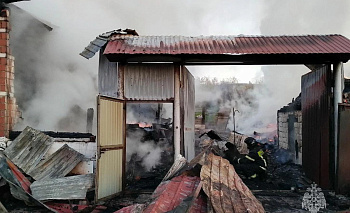 Южноуралец погиб при попытке спасти документы из горящего дома
