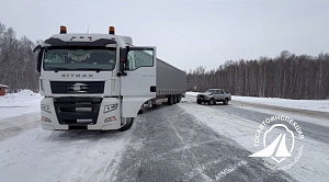 Водитель автомобиля пострадал при столкновении с фурой под Челябинском