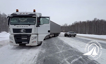 Водитель автомобиля пострадал при столкновении с фурой под Челябинском