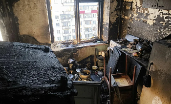 Пенсионера еле спасли во время пожара из-за холодильника в Челябинске