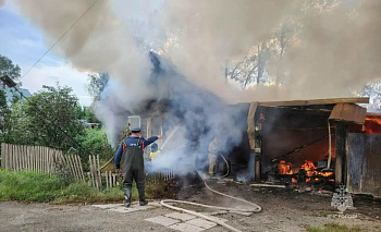 Трое прохожих спасли женщину во время сложного пожара в Верхнем Уфалее