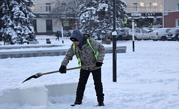 В Челябинске усилили уборку из-за снегопадов