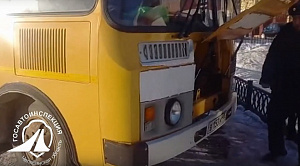 Пассажирский автобус с поддельными номерами остановили в Челябинской области