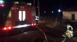 Мужчина и женщина погибли во время ночного пожара в Челябинской области