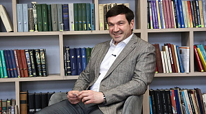 Алексей Лошкин поздравил женщин Челябинска с 8 Марта