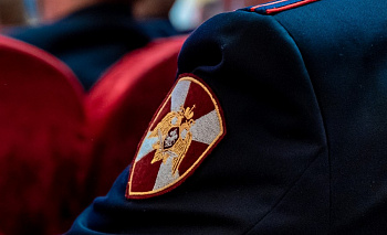 В Златоусте таксист покусал пассажира, пытавшегося его задушить