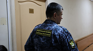 Житель Челябинской области укрылся от приставов в пьяном сне