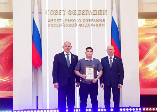 Челябинскому школьнику вручили медаль «За проявленное мужество»