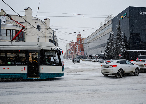 В Челябинске за час дважды закрыли движение трамваев из-за ДТП