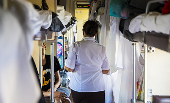 Перевернувшийся поезд вёз 60 челябинских детей: серьёзных травм ни у кого нет