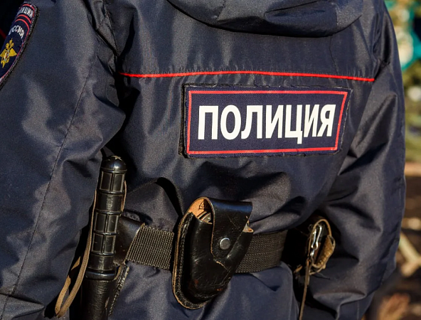 Полицейские взяли штурмом вебкам-студию в Челябинске