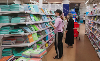 В Челябинске назвали цену базового школьного набора
