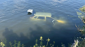 В Челябинске водитель утопила Ладу Калину в Изумрудном карьере