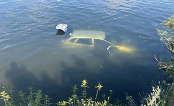 В Челябинске водитель утопила Ладу Калину в Изумрудном карьере