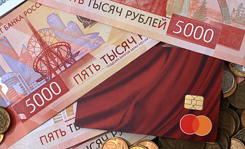 Челябинские приставы наказали банк за 69 звонков и визит к матери должницы