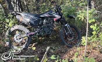 Нарушитель на битбайке разбился насмерть о дерево в Челябинске