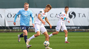 Футбольный клуб «Челябинск» сыграл товарищеский матч с командой Премьер-Лиги