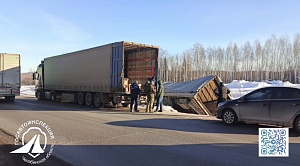 Ограничения ввели на М5 в Челябинской области из-за фуры в кювете