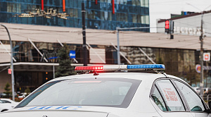 Челябинская полиция разыскивает провокатора ДТП на улице Энгельса
