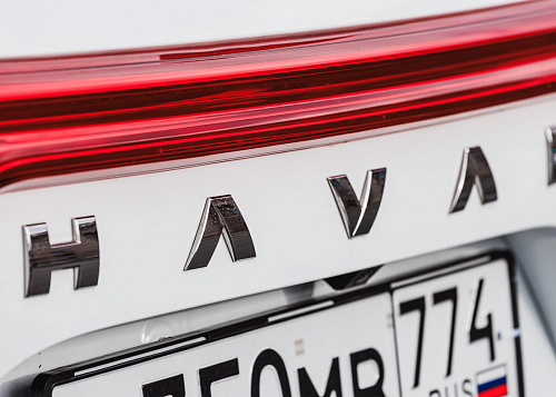 Челябинка пострадала при столкновении электросамоката и Haval в ночи