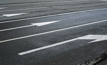 В Челябинске открыли движение на Тимирязева после провала асфальта