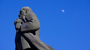 В Челябинске рядом с Лениным встанут Чебурашка, Бармалей или Мойдодыр