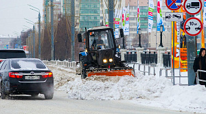 Почти 600 рабочих и 267 машин чистят Челябинск от снега