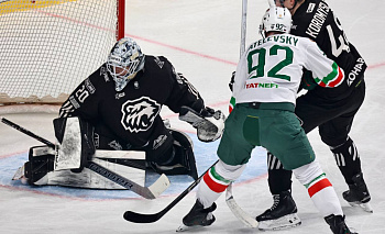 Вратарь «Трактора» Мыльников выбыл до конца сезона КХЛ