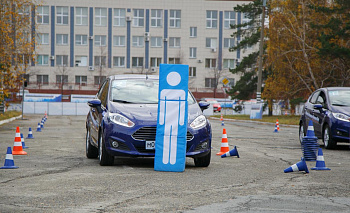 Курсант автошколы в Магнитогорске во время учебного выезда переехал женщину